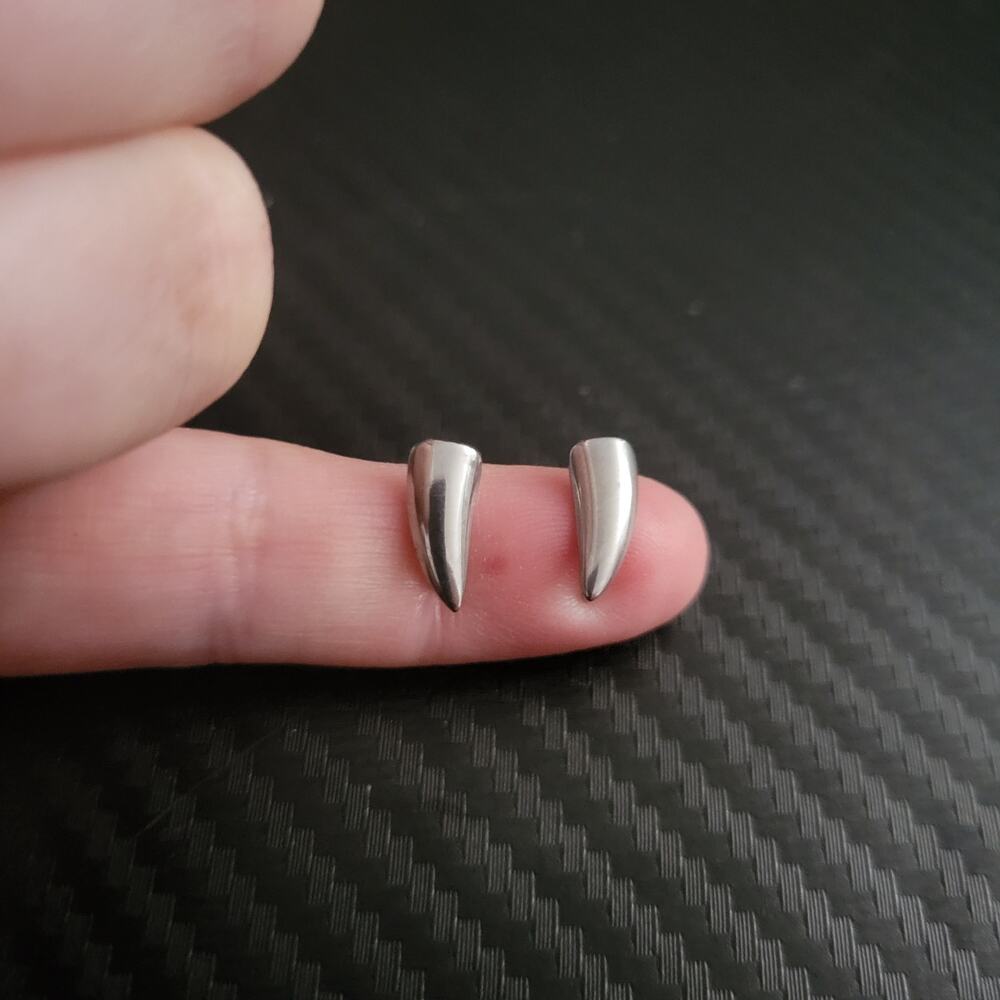 Silver vampire fang clip on snake bite lip rings